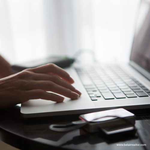 What digital marketing strategies help sell a home faster?