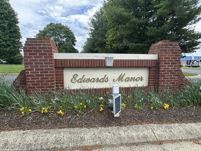 Edwards Manor Homes for Sale